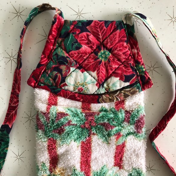 Vtg Oval Christmas Tablecloth & Hanging Kitchen Towel - Picture 8 of 9